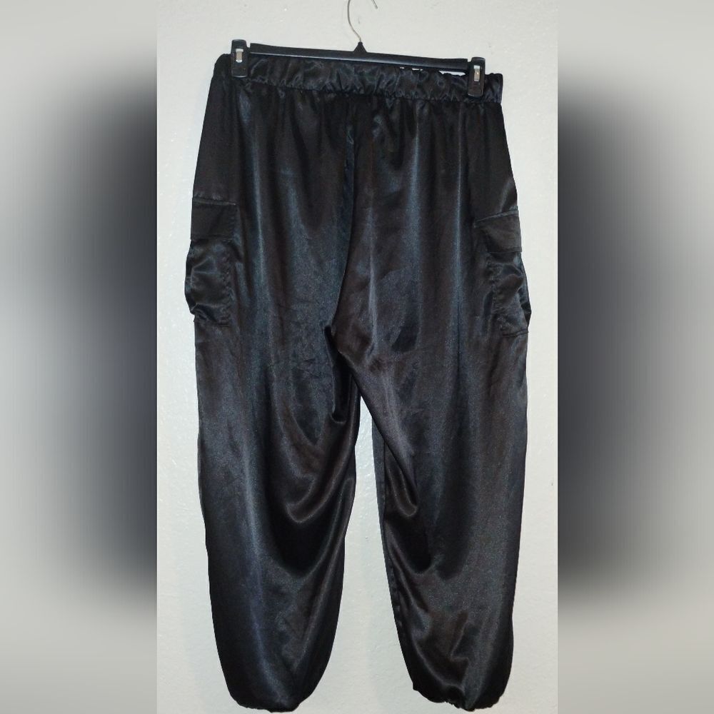 Satin Plus Size Joggers -New condition sz 2x - Picture 9 of 10